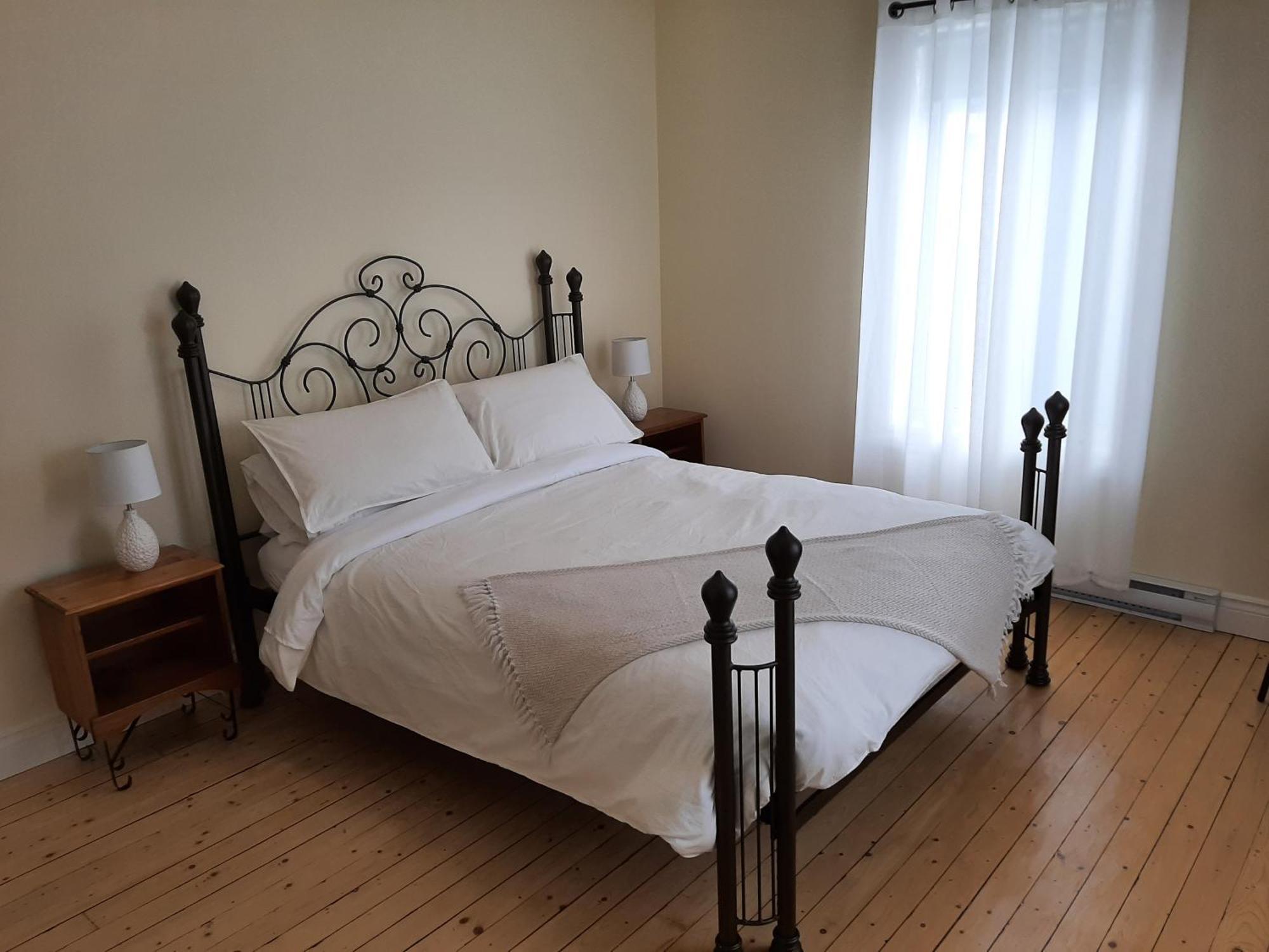 La Maison Aux Camelias Panzió Coaticook Szoba fotó