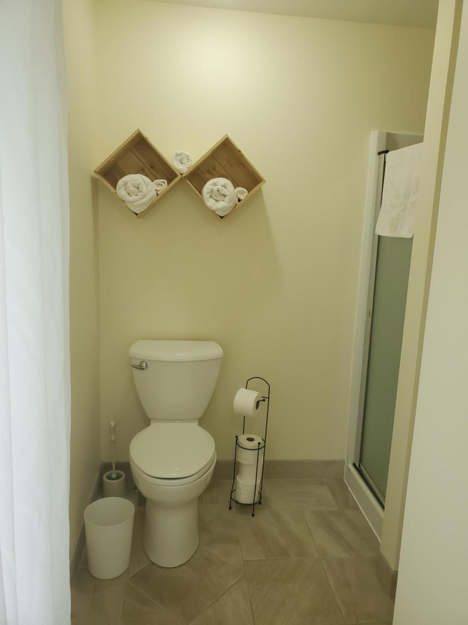 La Maison Aux Camelias Panzió Coaticook Szoba fotó